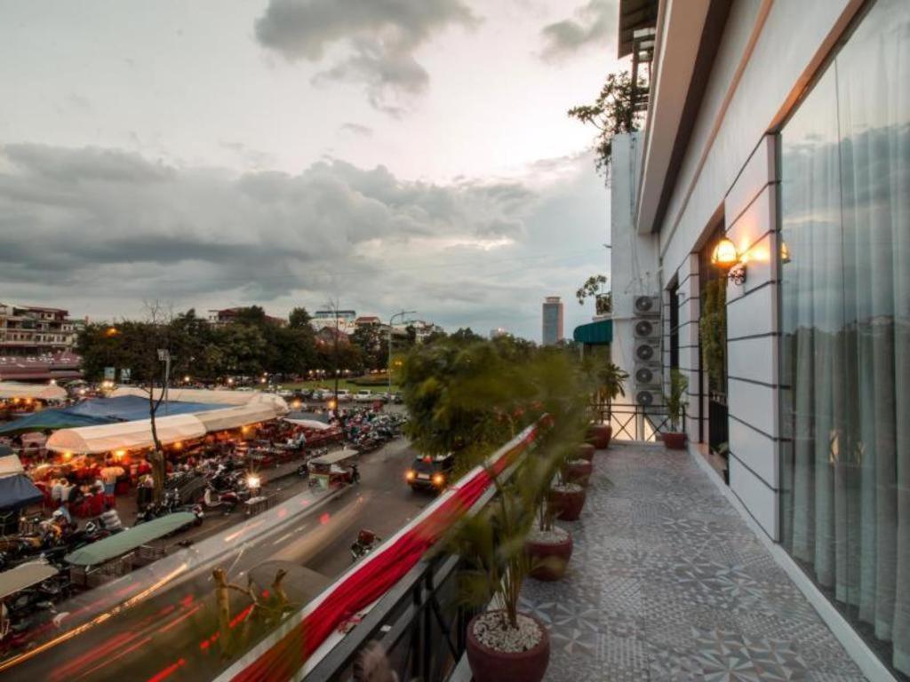 De Art Hotel Phnom Penh Exterior foto